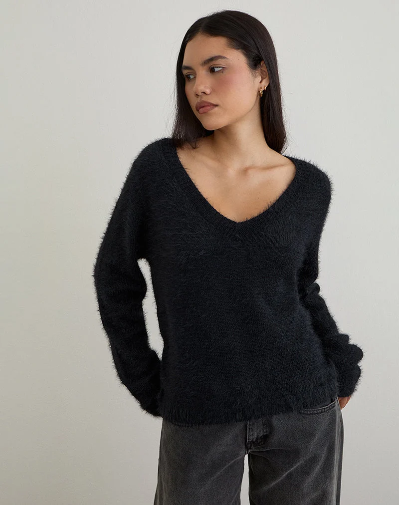 Dikara Pullover mit Schal in Schwarz gestrickt