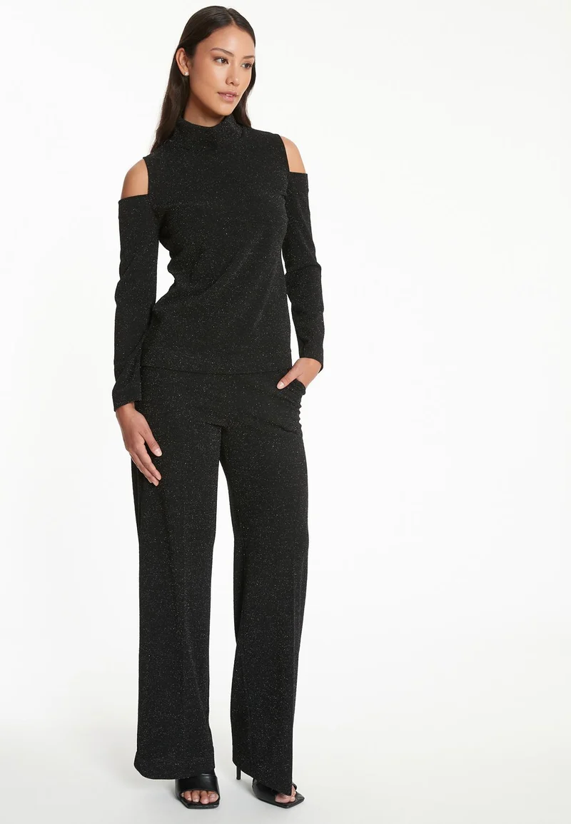 Cut-Out Top Tarosa