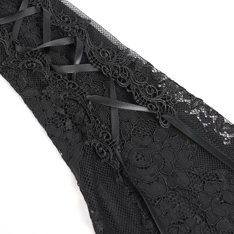 Schwarzes, gotisches Damenkleid mit Blumenstickerei, Schnürung und eckigem Kragen, ideal für Abschlussfeiern.