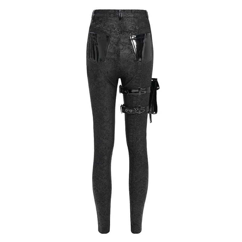 Damenhose mit Punk-Print und Schnallenriemen und Beintasche