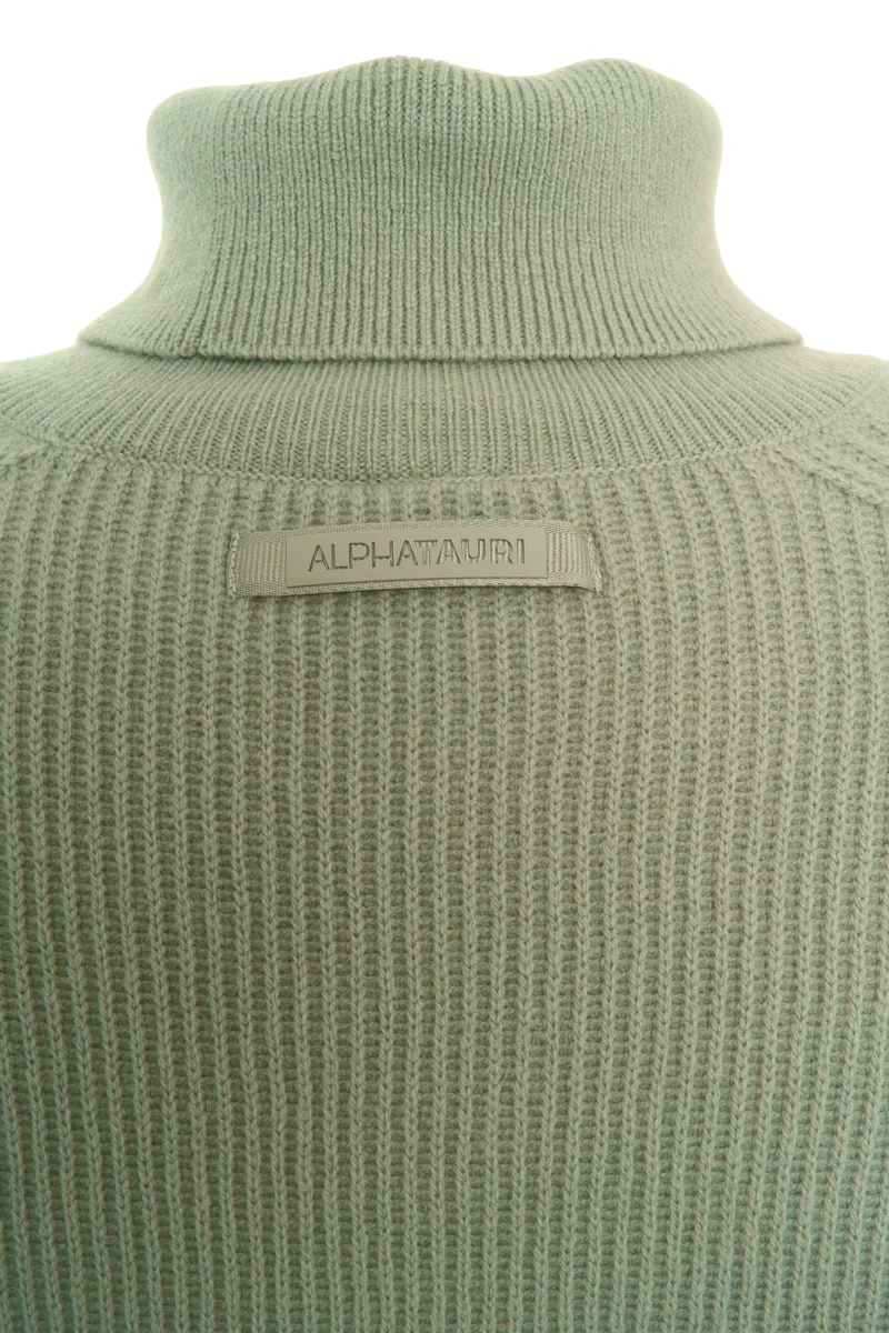 Maglione in lana a collo alto