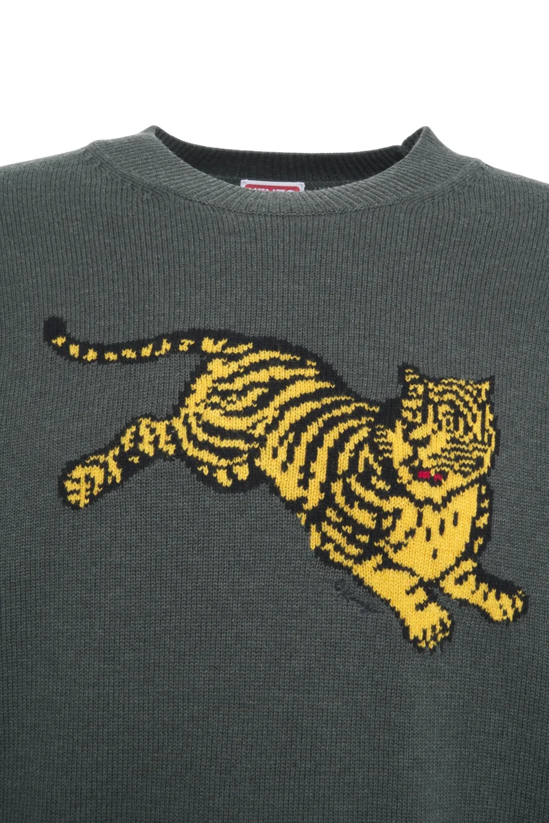 Maglione con logo intarsiato