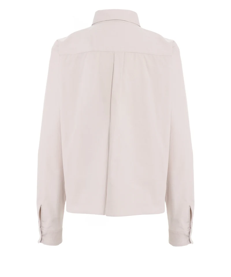 Camicia con tascha applicata