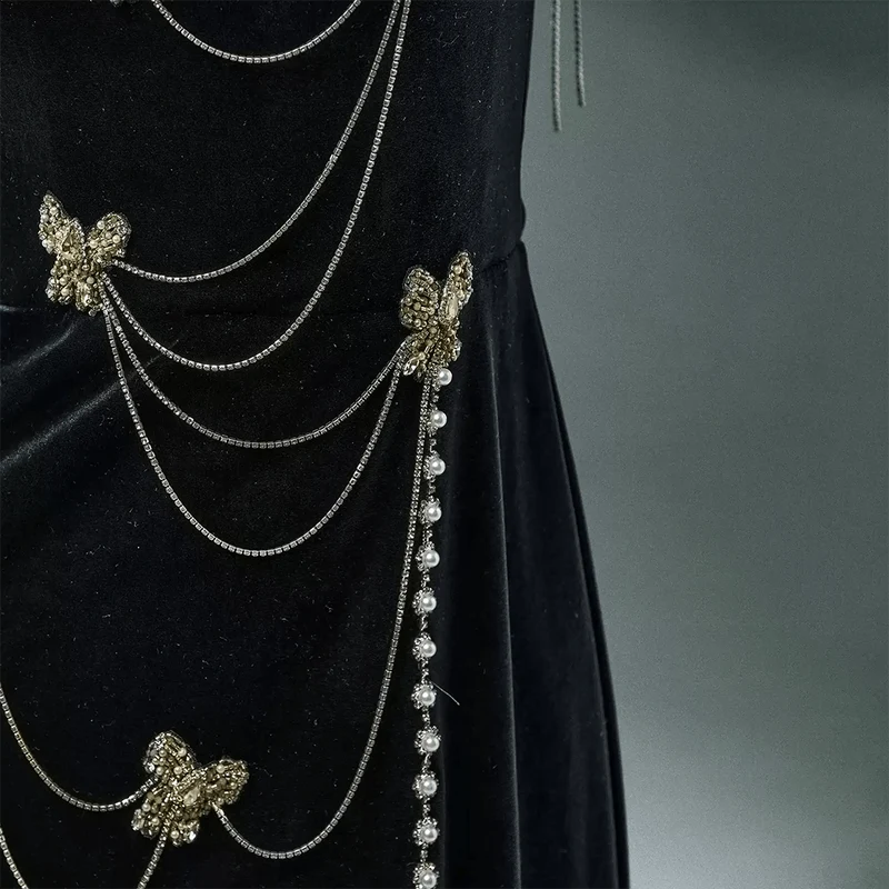 Maßgeschneidertes Vintage-Gothic-Schmetterlings-Perlenketten-Slipkleid für Damen – Hochzeitskleid