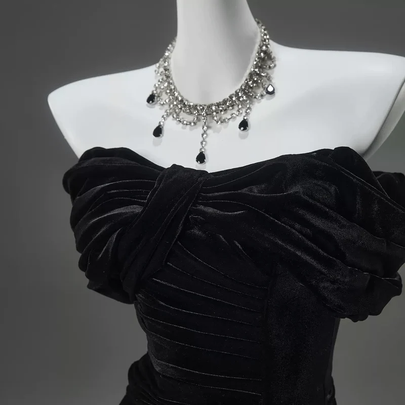 Damen Maßgefertigtes Gothic Bowknot Schnürrüschen Trägerloses Smokingkleid Schwarzes Hochzeitskleid