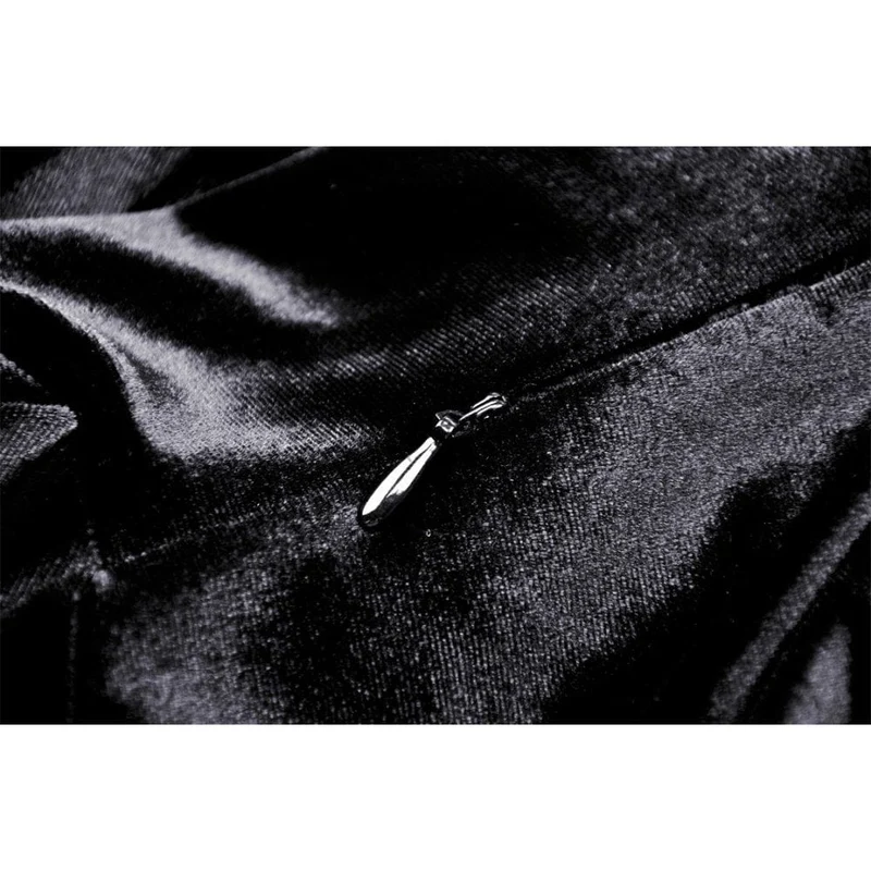 Gothic Brautkleid aus Samt mit Puffärmeln und Spitze im Damenstil