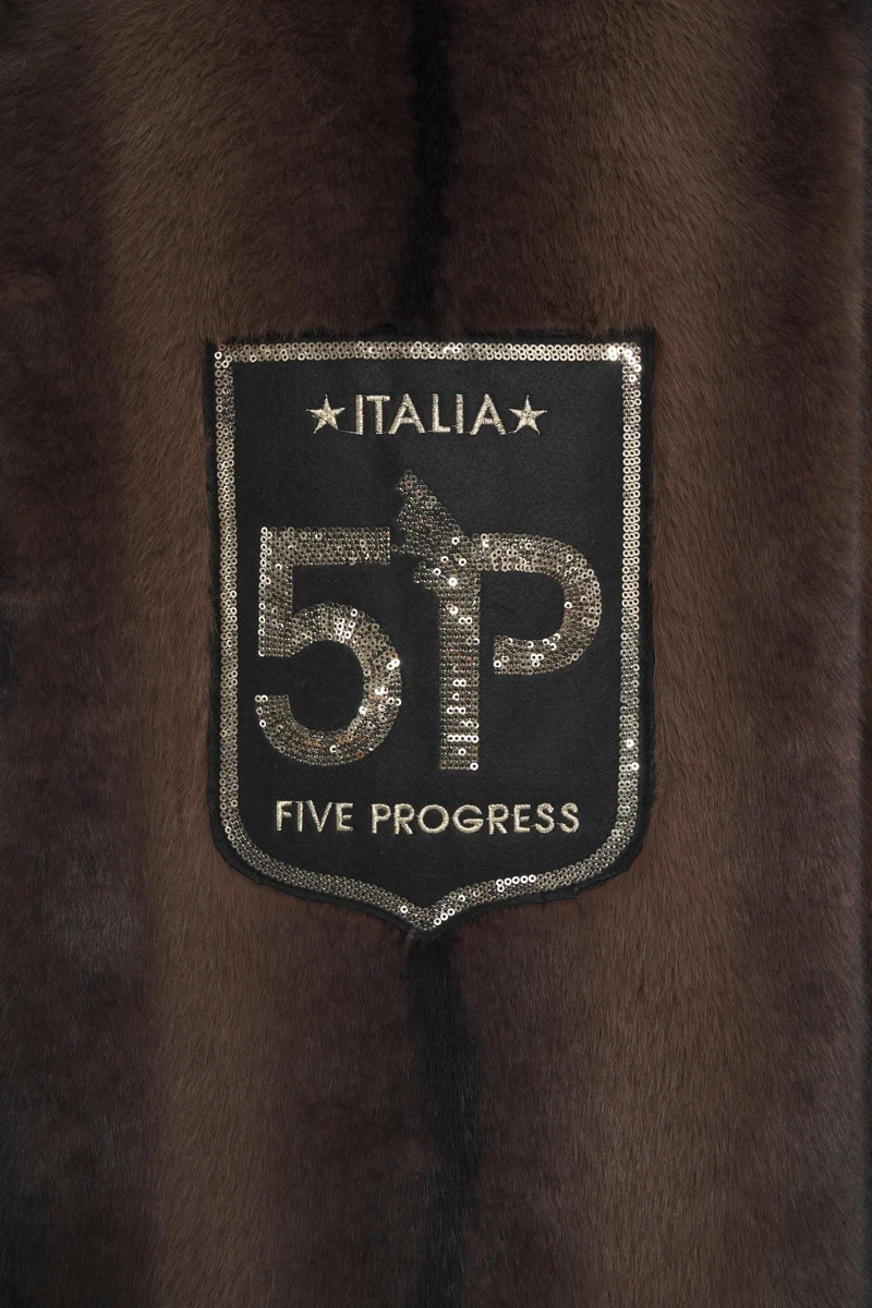 Cappotto con patch logo