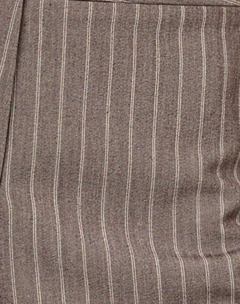 Sarun Longline Short in Nadelstreifen Braun