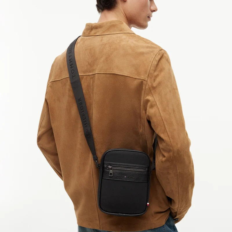Tommy Hilfiger Repreve - Bolso bandolera 20.5 cm (black)