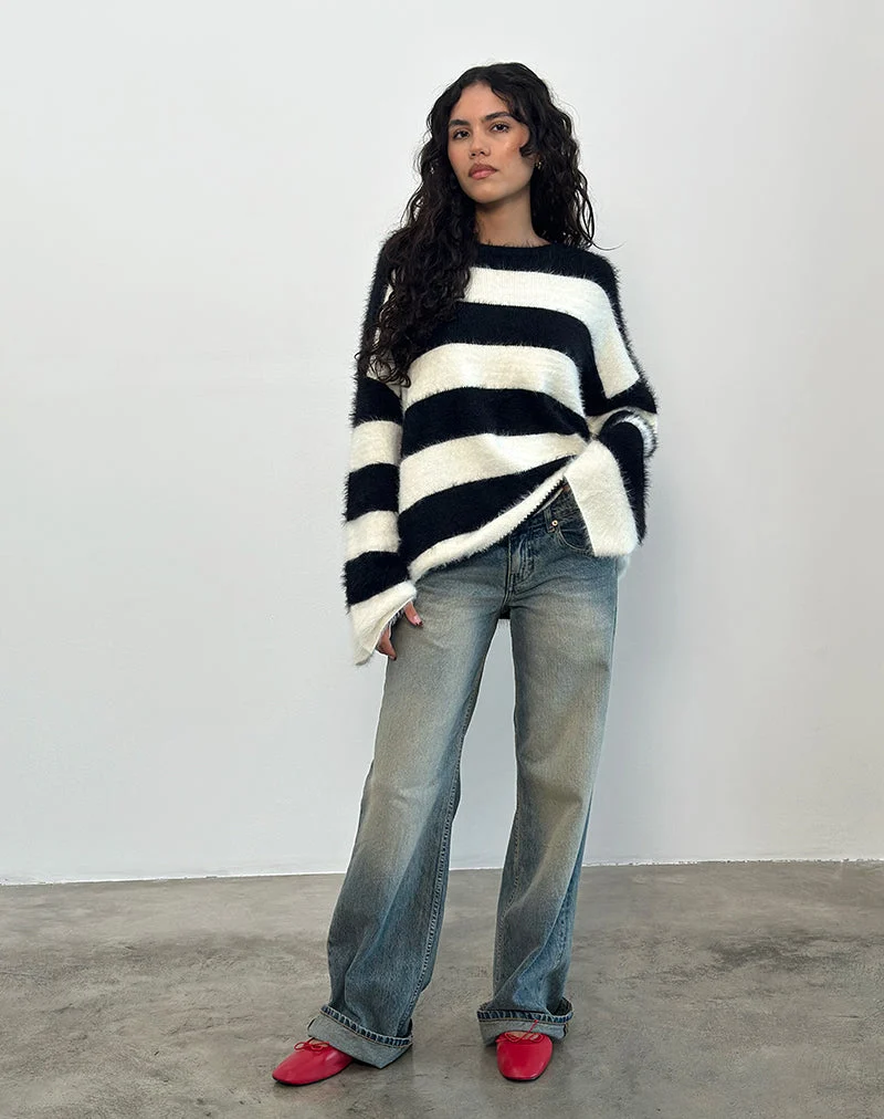 Daya Flauschiger Pullover in Elfenbein und Schwarz gestreift
