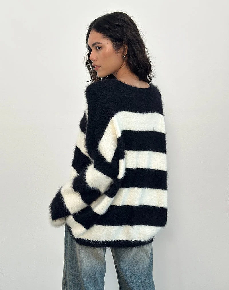 Daya Flauschiger Pullover in Elfenbein und Schwarz gestreift
