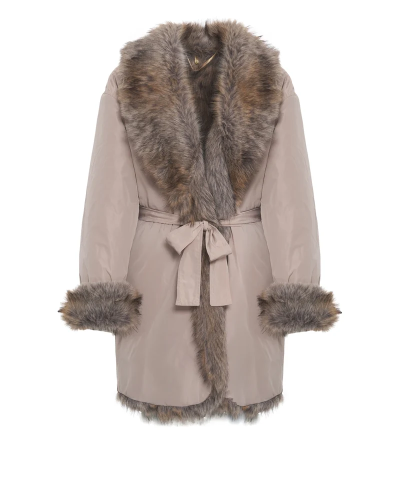 Cappotto con pelliccia sintetica