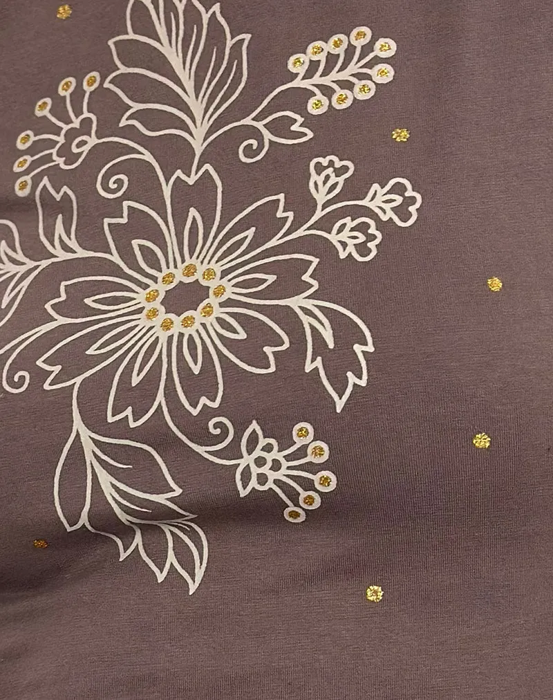 Sutin Tee in Muskatnuss Floral Pailletten