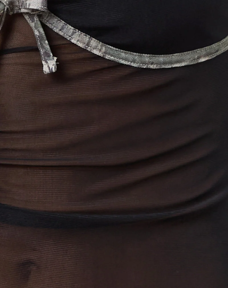 Dalan Cami Top aus schwarzem Mesh mit Waldtarnbesatz