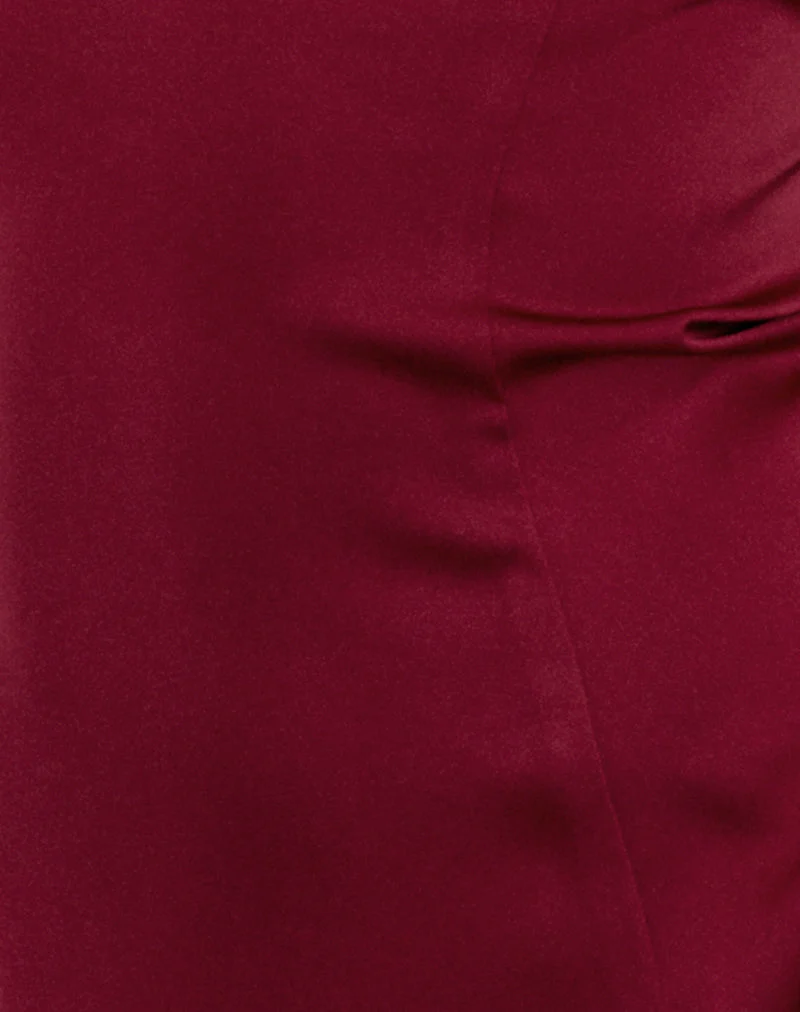Oshi Minikleid mit offenem Rücken aus Satin in Rot