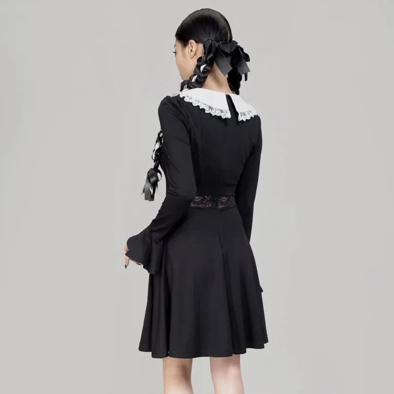 Damen-Kleid mit ausgestellten Ärmeln und Lolita-Puppenkragen