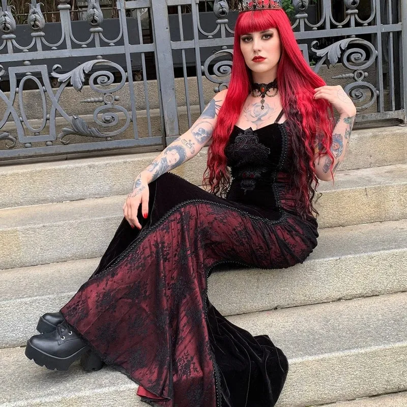 Damen-Brautkleid im Gothic-Stil mit floraler Stickerei und gerafftem Fischschwanz