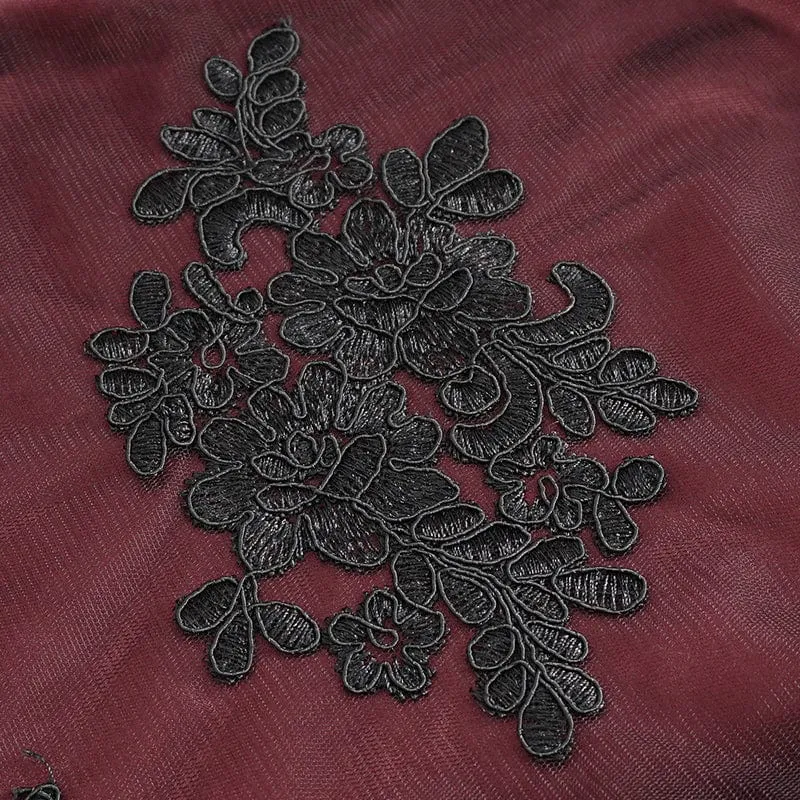 Roter Gothic-Fischschwanzrock mit Blumenstickerei und Spitzenspleiß für Damen