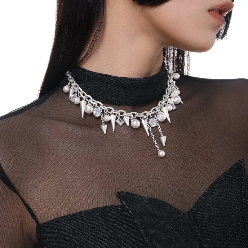 Damen-Punk-Perlenkette mit Nieten