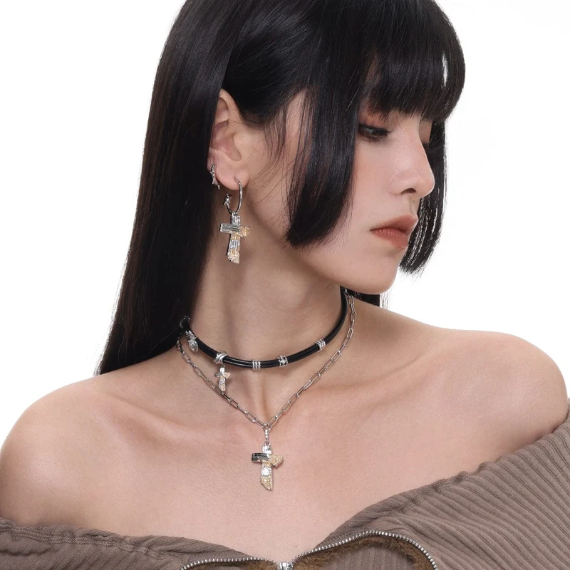 Punk-Kreuzschicht-Halsband für Damen