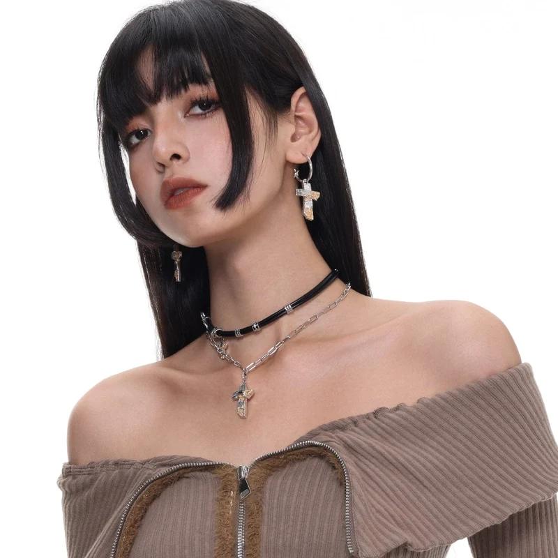 Punk-Kreuzschicht-Halsband für Damen