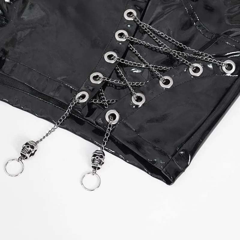 Damen-Shorts aus Kunstleder mit Punk-Kette und Schnalle