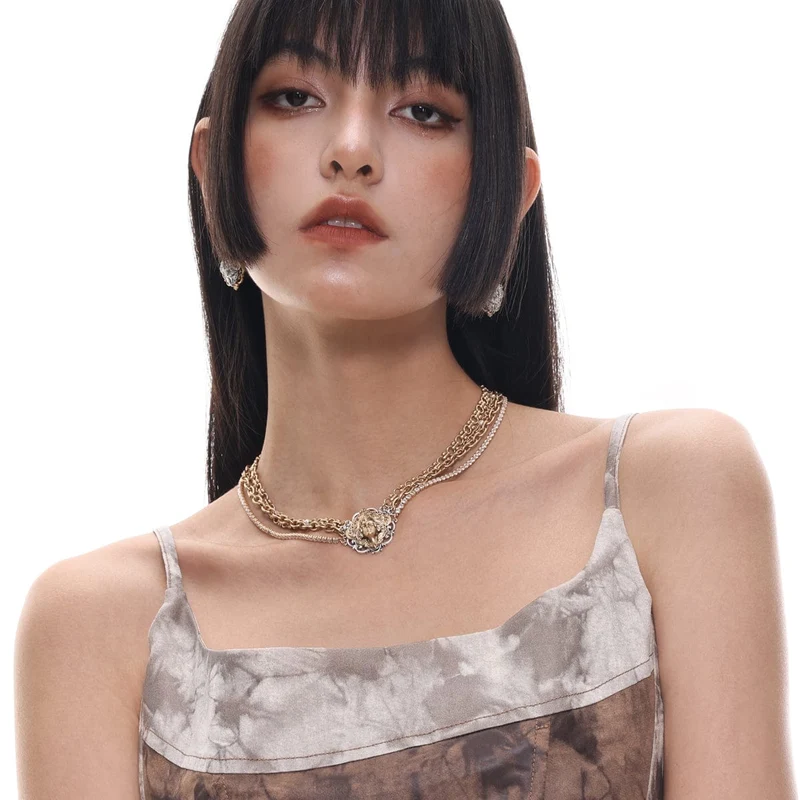 Mehrschichtiger Gothic-Medusa-Halsband für Damen