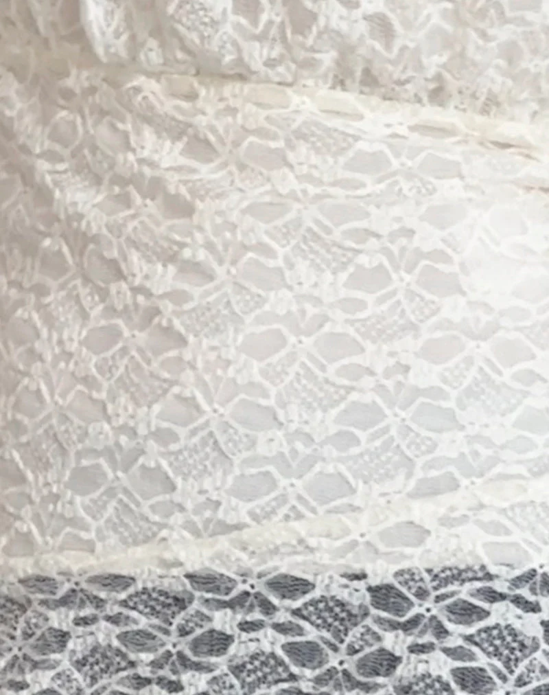 Wuni Longline Bandeau-Top aus Spitze in Elfenbein