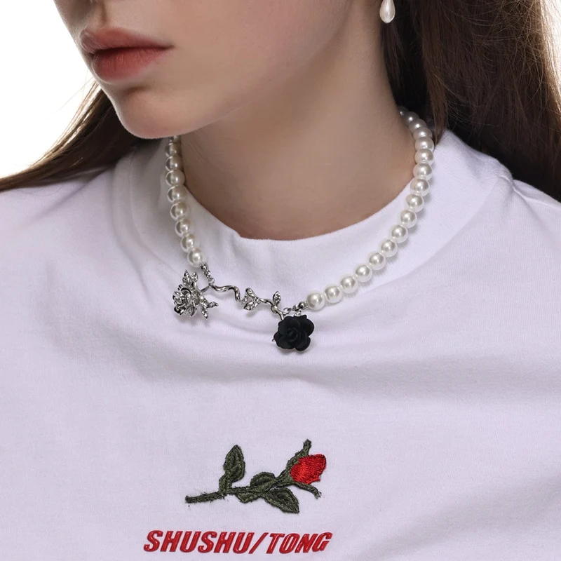 Damen-Lolita-Halskette mit doppelten Rosenperlen