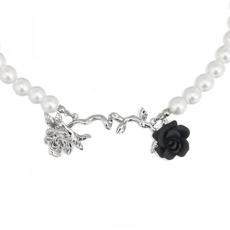 Damen-Lolita-Halskette mit doppelten Rosenperlen