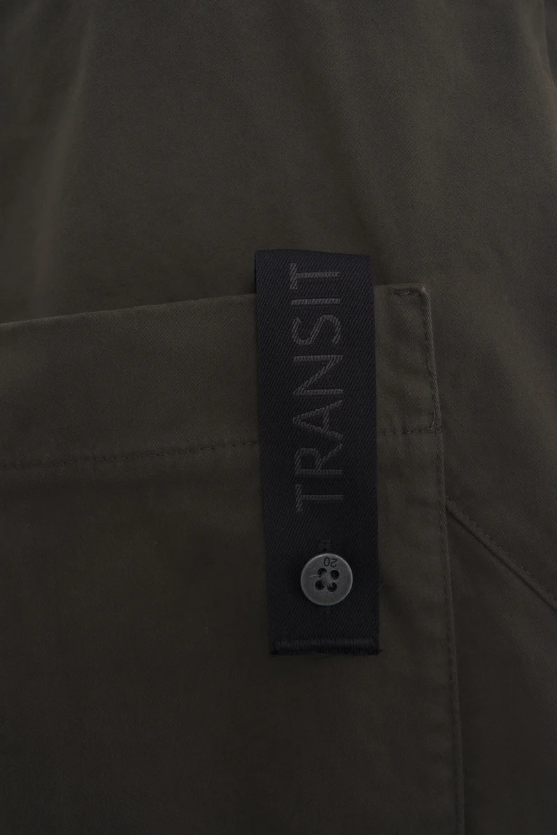 Pantaloni con tasche applicate