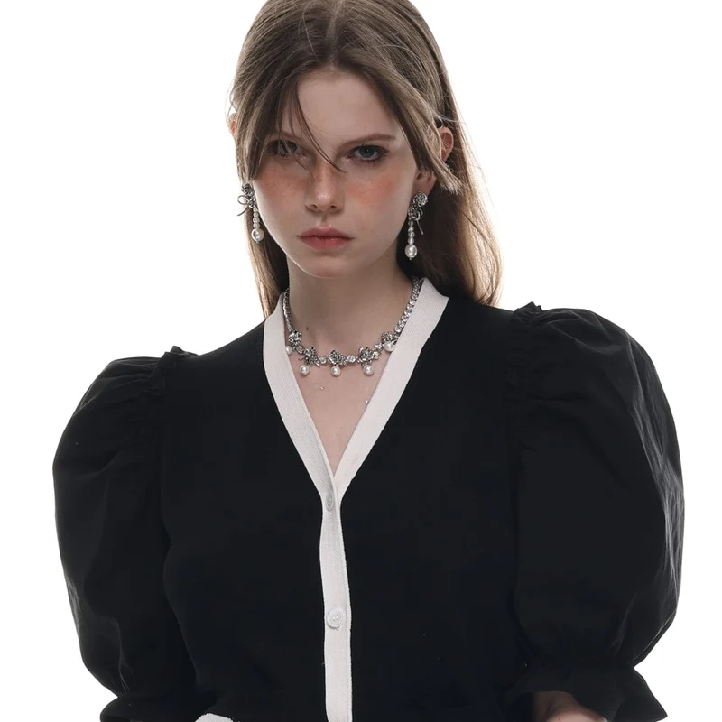 Damen-Halskette „Lolita“ mit Perlen aus Metall und Rosen