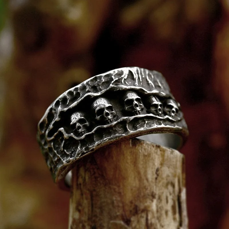 Herren-Punk-Ring mit mehreren Totenköpfen