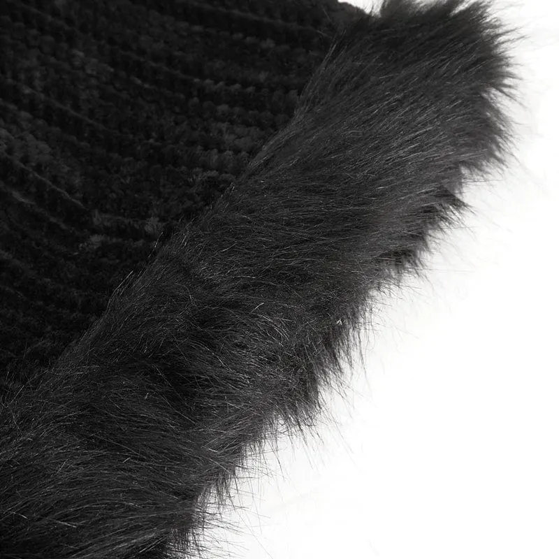 Flauschiger Gothic-Mantel für Damen mit ausgestellten Ärmeln und Kapuze