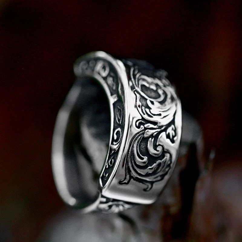 Herrenring mit Punk-Blumenprägung
