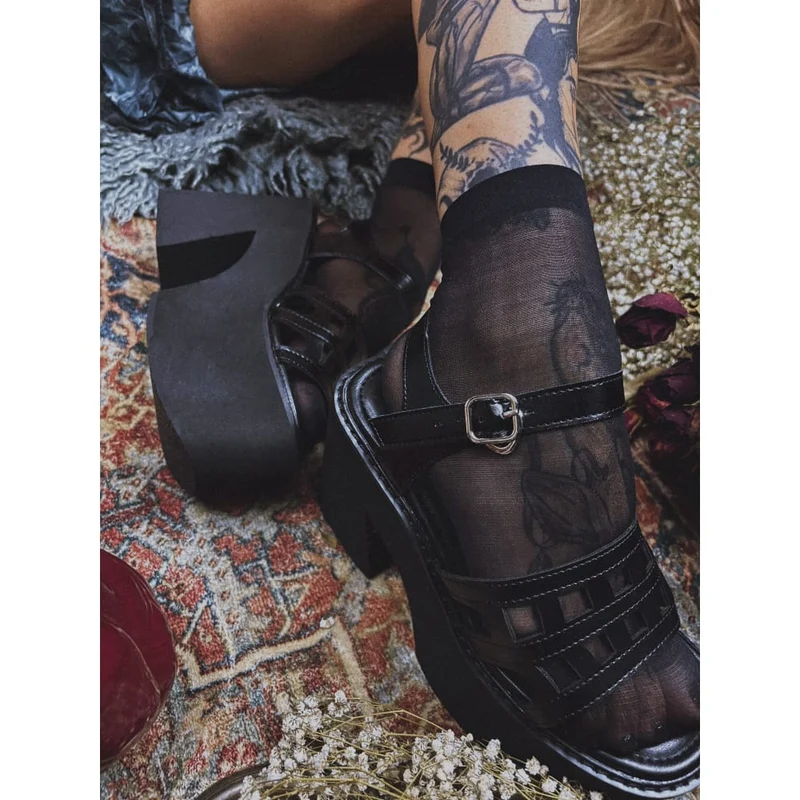 Damen-Plateausandalen mit Punk-Ausschnitt und Schnalle