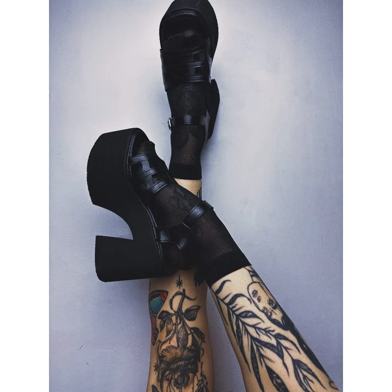 Damen-Plateausandalen mit Punk-Ausschnitt und Schnalle