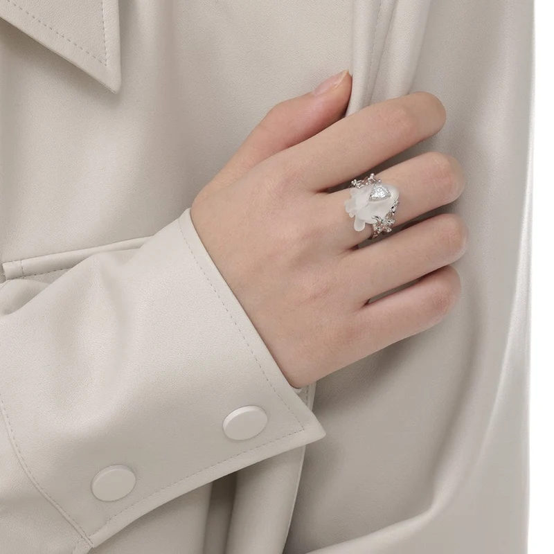 Frauen-Punk-Herz-Zirkon-offener Ring