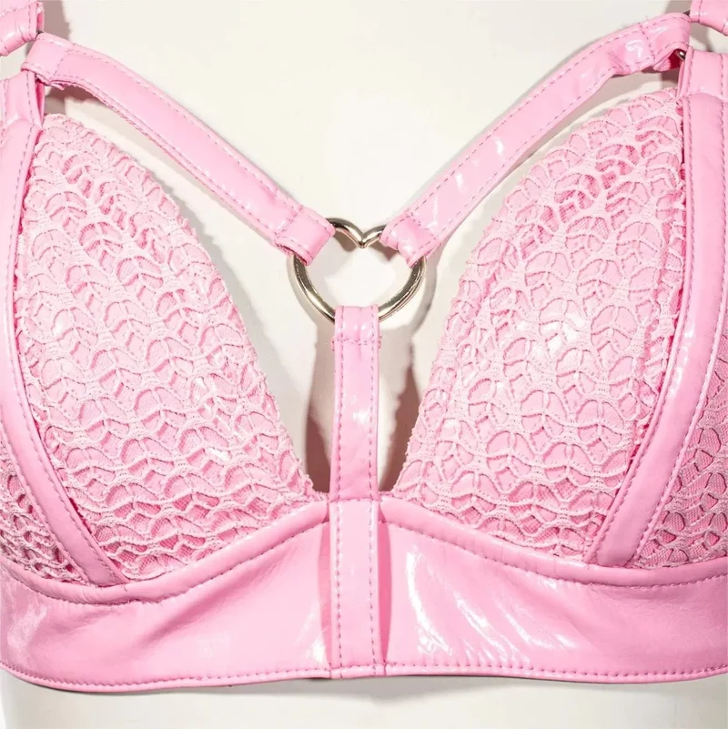 Damen-Bustier aus Lackleder mit Grunge-Riemen