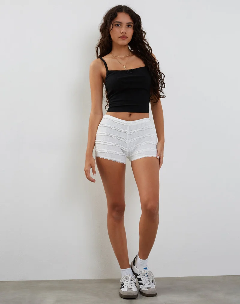 Ena Frilly Bloomer Micro Shorts in Elfenbein