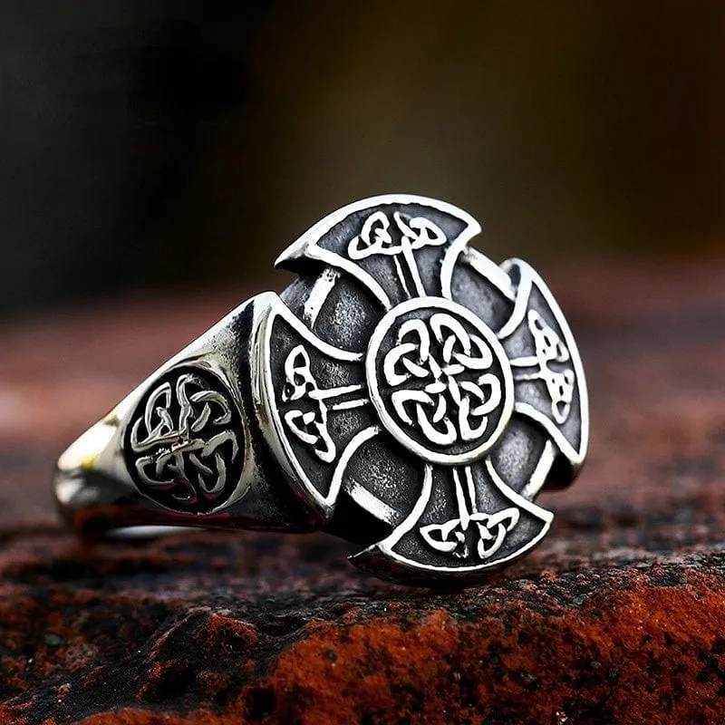 Keltischer Knoten-Ring des Punkkreuzes der Männer