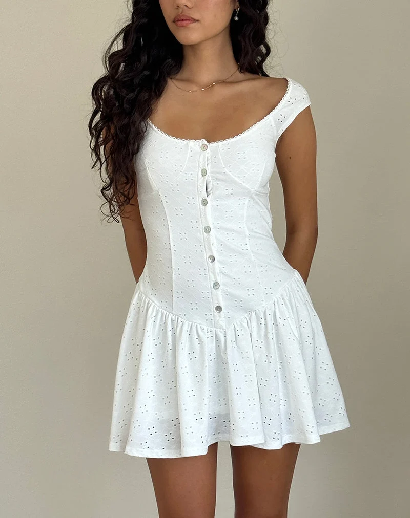 Misty Mini-Teekleid in Broderie Weiß