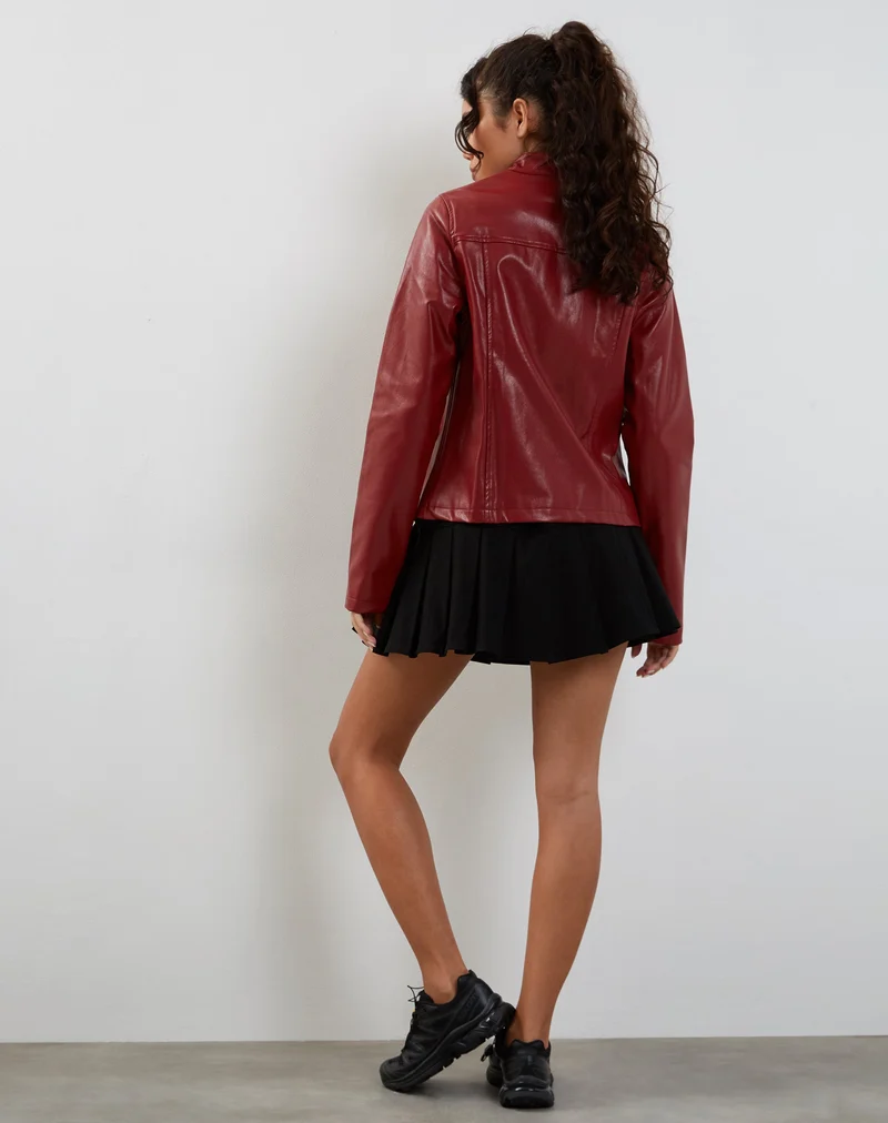 Olivia Jacke in PU Blutrot