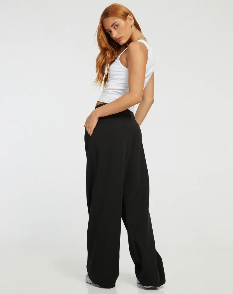 Hondra Hose mit weitem Bein in Schwarz