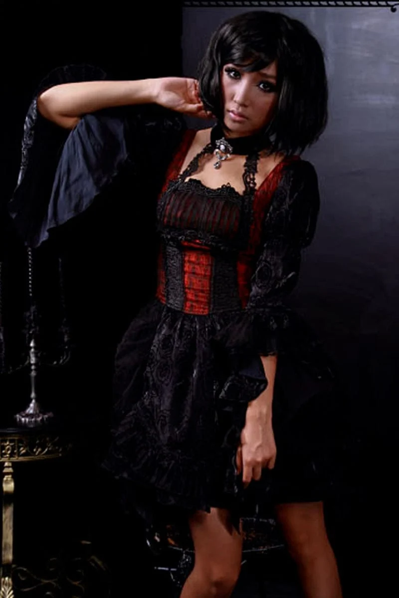 Steampunk Neckholder-Kleid mit unregelmäßiger Spitze und Splice für Damen