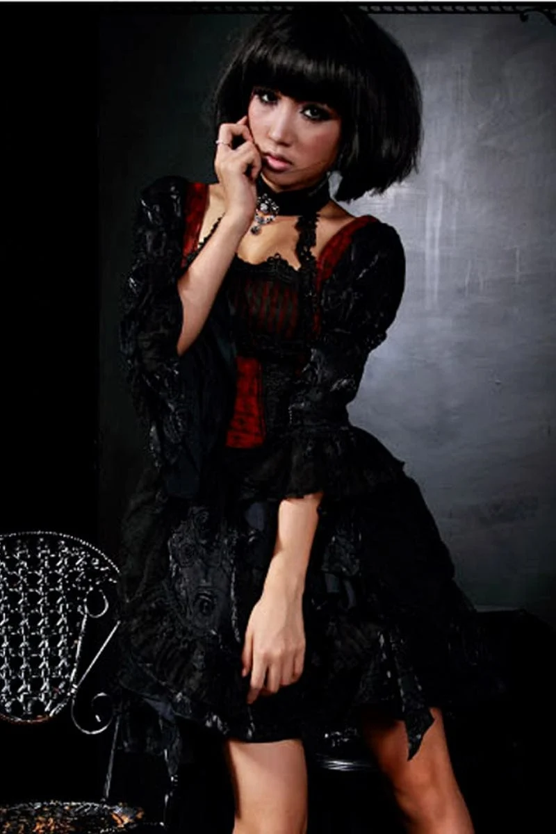Steampunk Neckholder-Kleid mit unregelmäßiger Spitze und Splice für Damen