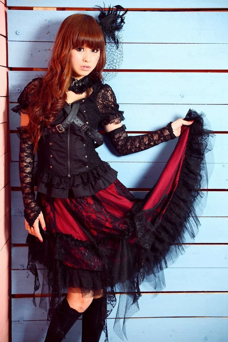 Damen-Steampunk-Rock mit unregelmäßiger Spitze und Splice