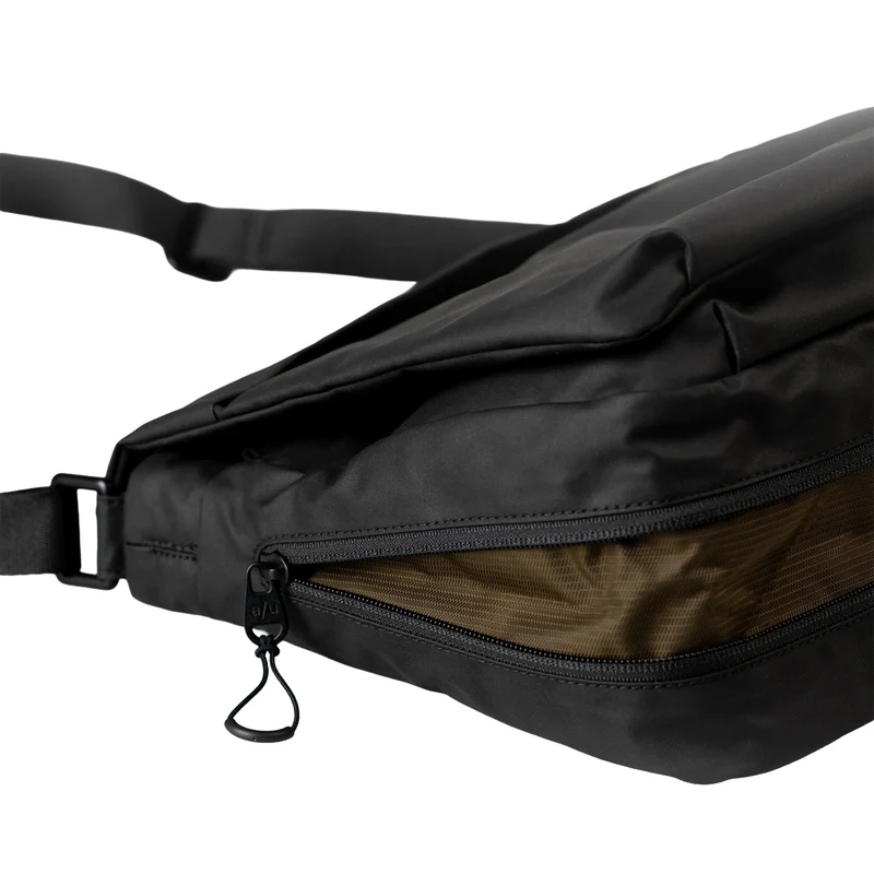 aunts & uncles Aoki RE Lite - Bolso bandolera 28 cm (black)
