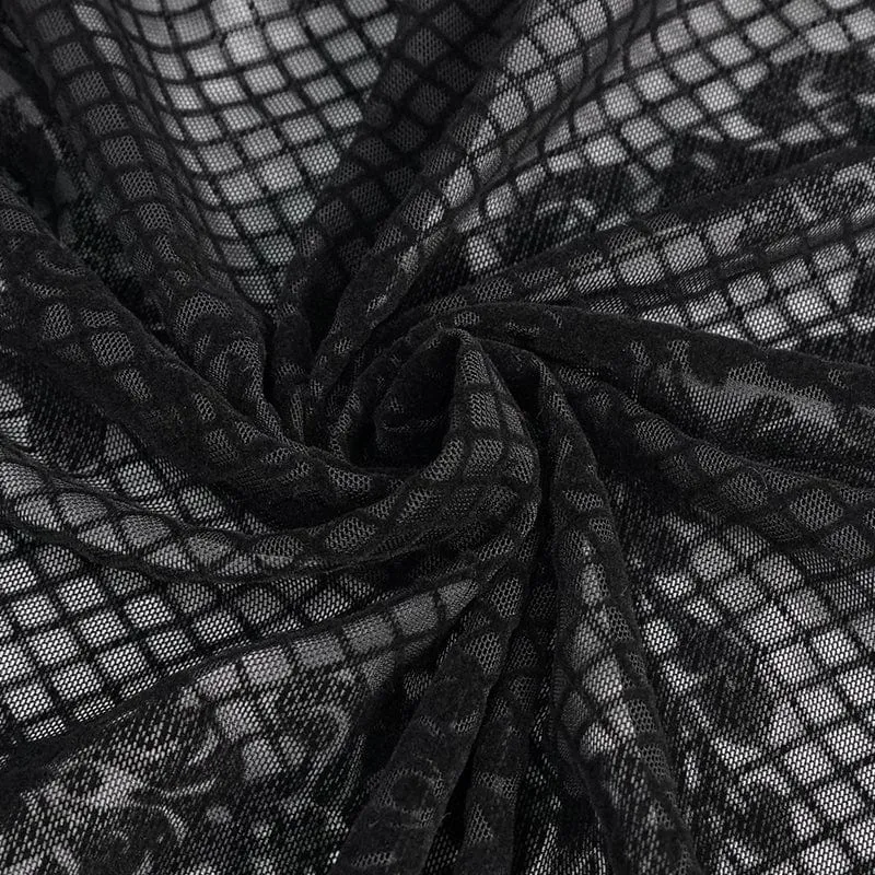 Schulterfreies Gothic-Hochzeitskleid mit seitlichem Schlitz und floraler Spitze für Damen