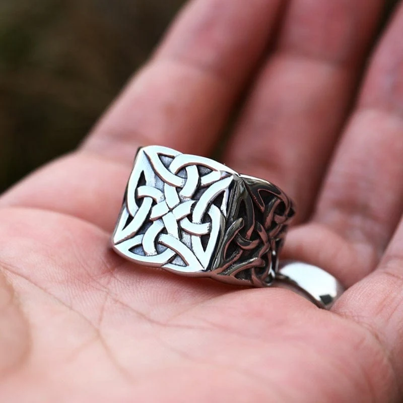 Geschnitzter Punk-Ring mit keltischem Knoten für Herren
